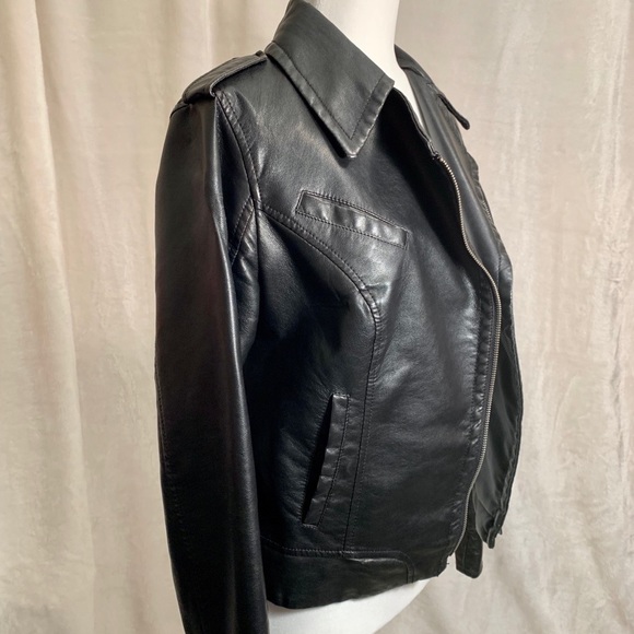 Leather jacket - Picture 2 of 5